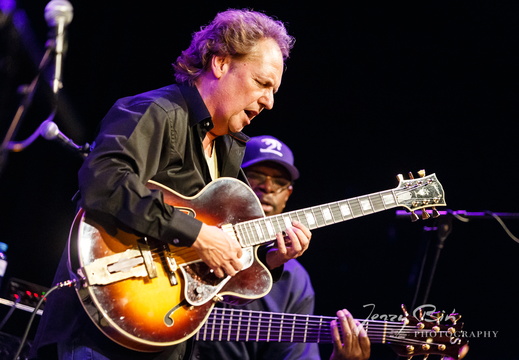 Lee Ritenou - Dieses Album anzeigen Lee Ritenou